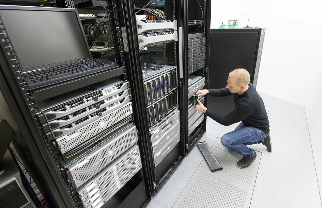 Infrastructure supervisée Sira-Tech : baies de serveurs